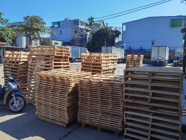 Pallet gỗ